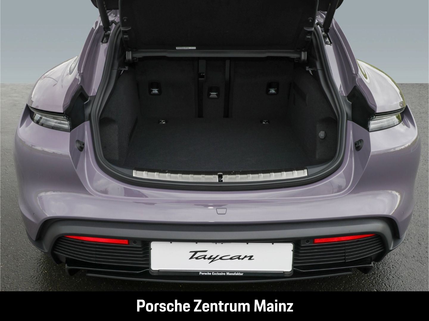 Porsche Taycan Sport Turismo UPE:154.000€,Beifahrerdispl