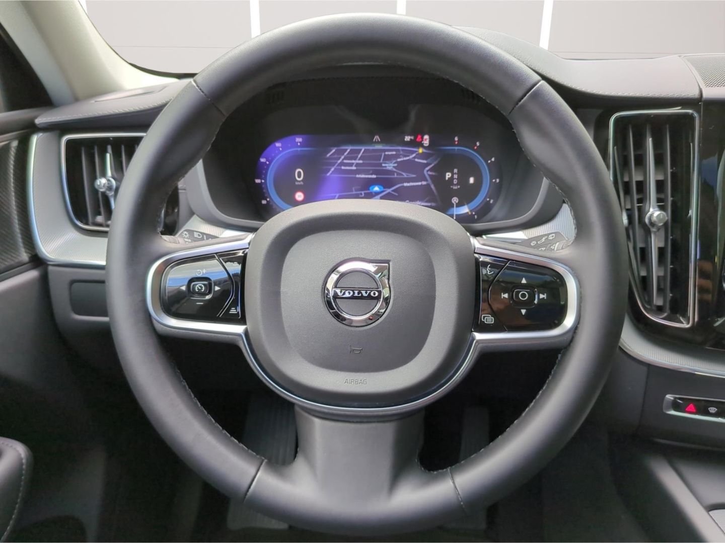 Volvo XC60 B4 AWD Ultimate Dark *Luft*AHK*SH*BLIS*360*