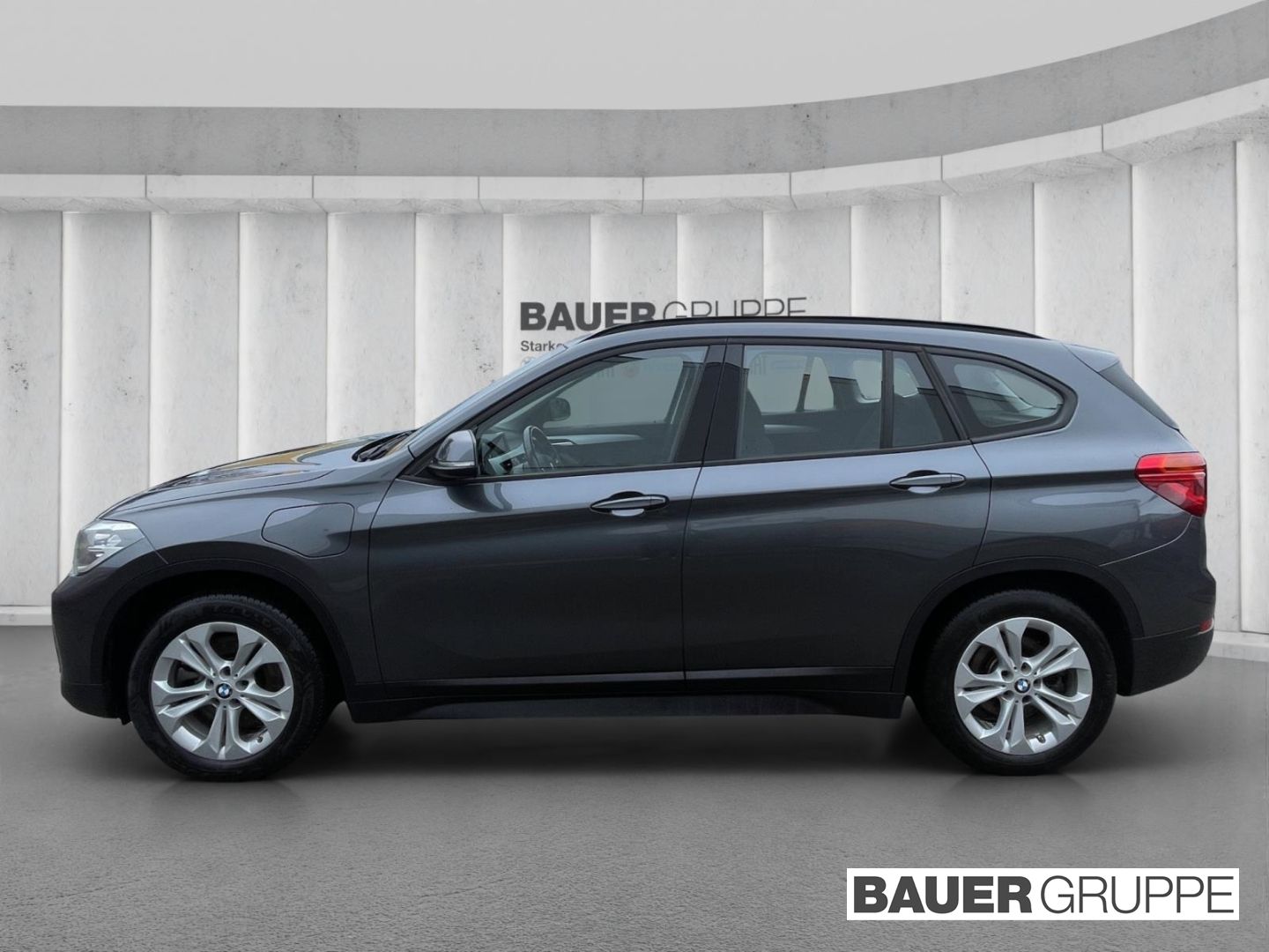 BMW X1 xDrive25e Memory Sportsitze Komfortzugang - Samsaru's Car Outlet