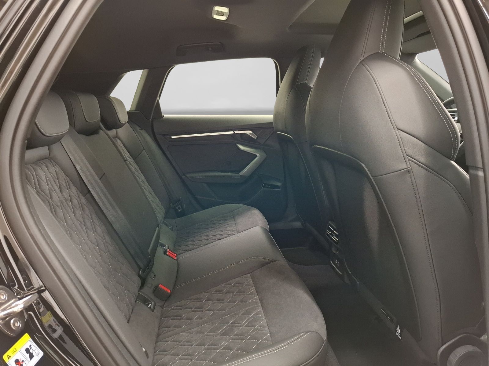 Audi A3 Sportback TFSIe S LINE MATRIX NAVI+ SONOS PAN