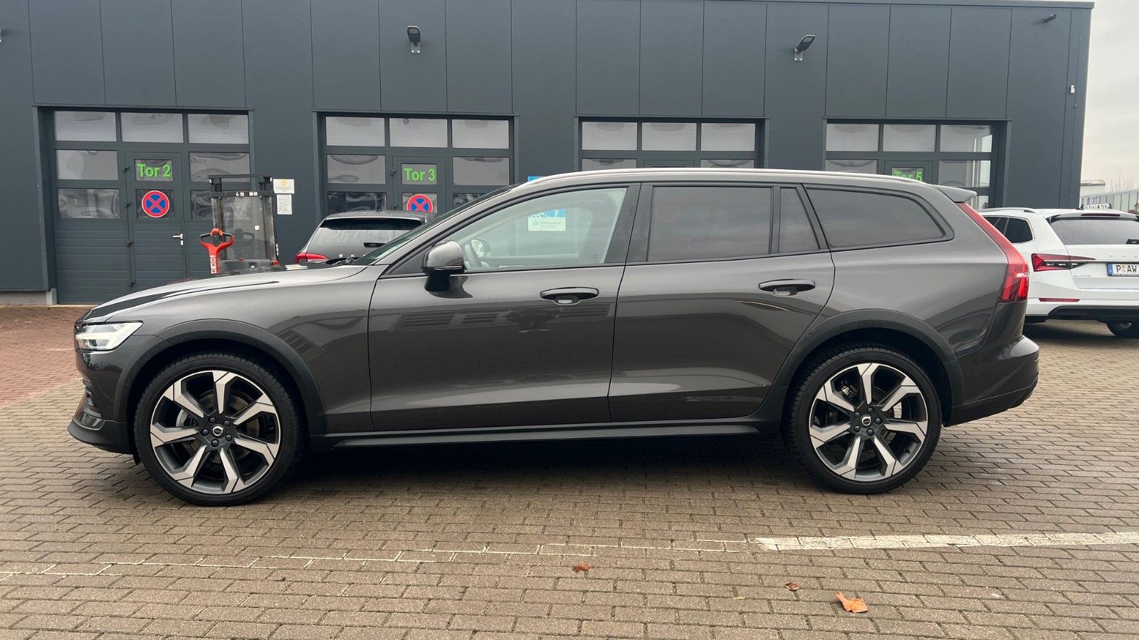 Volvo V60 CC B4 D Ultimate AWD*B&W*360°*SH*MASSAGE*