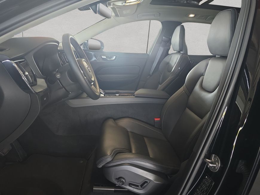 Volvo XC60 B5 B AWD Plus Dark 184 kW, 5-türig