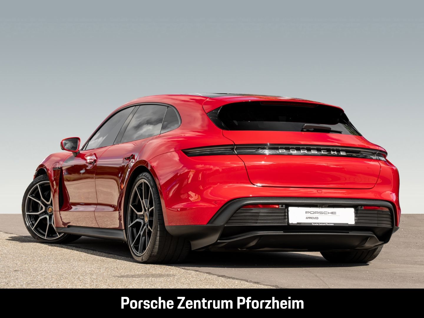Porsche Taycan Sport Turismo PASM SurroundView InnoDrive