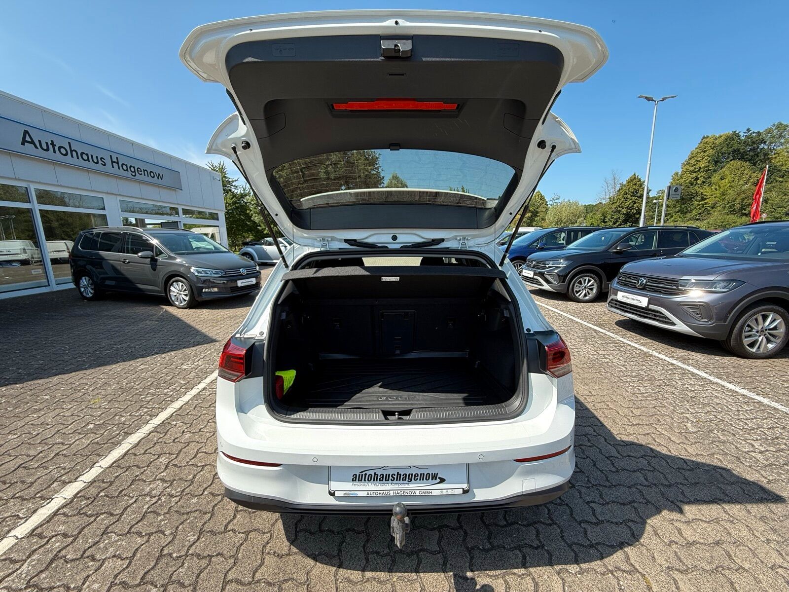 Volkswagen 1.5 eTSI Life - Samsaru's Car Outlet