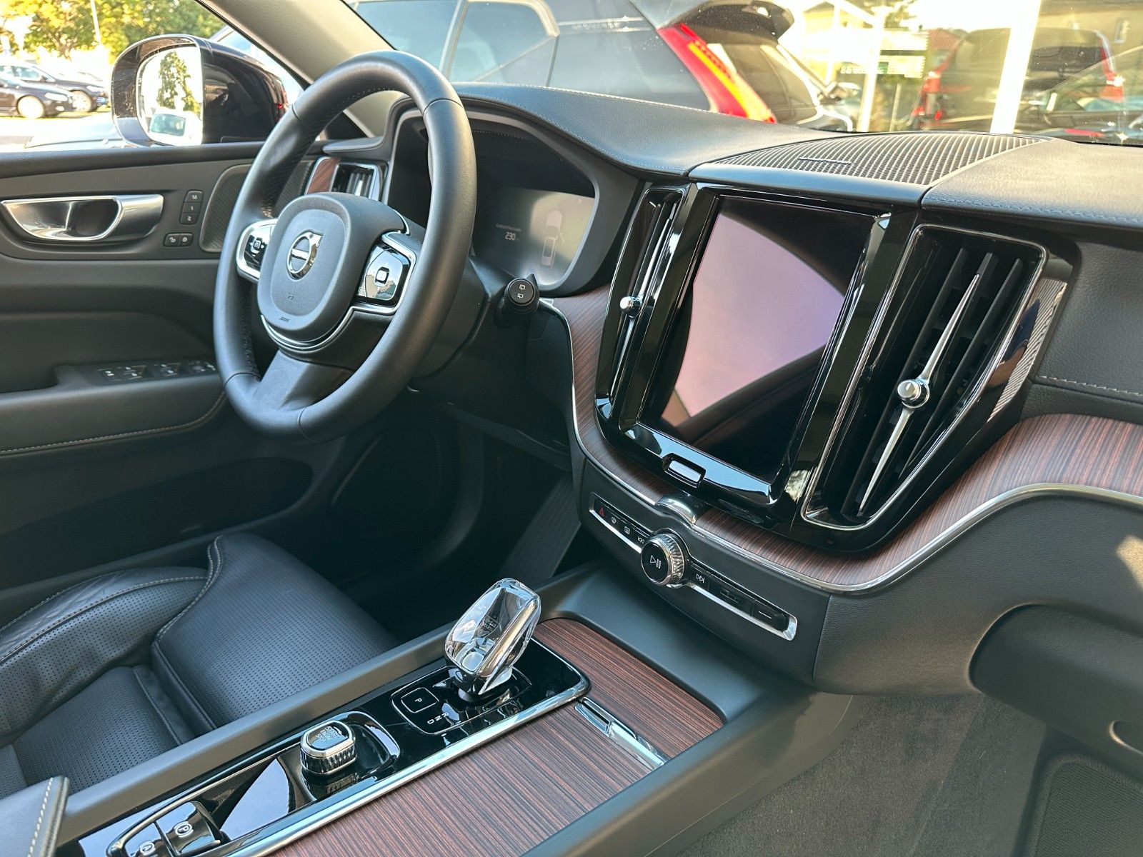 Volvo XC60 Ultimate Dark*LuftFW*21Zoll*Massage*Standh*