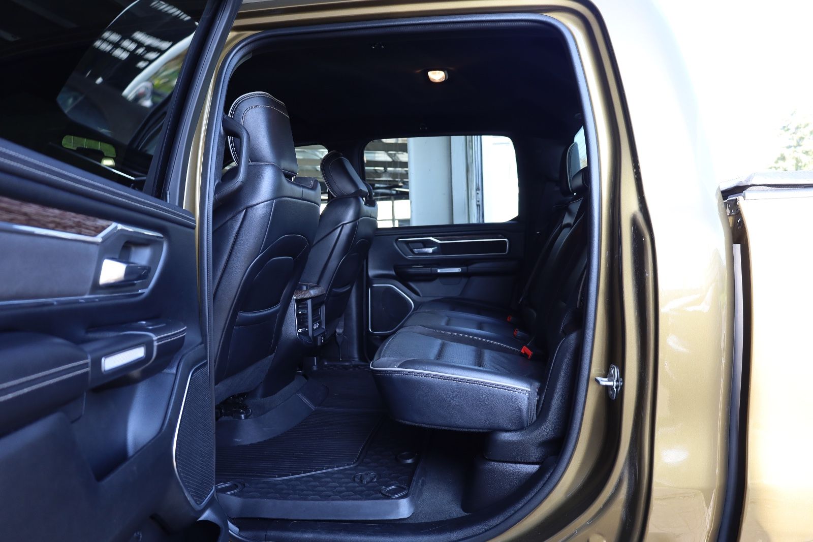 Dodge RAM 5.7 BigHorn/BRCGAS/AHK/SHZ/SBL/NAVI/TEMP/R20