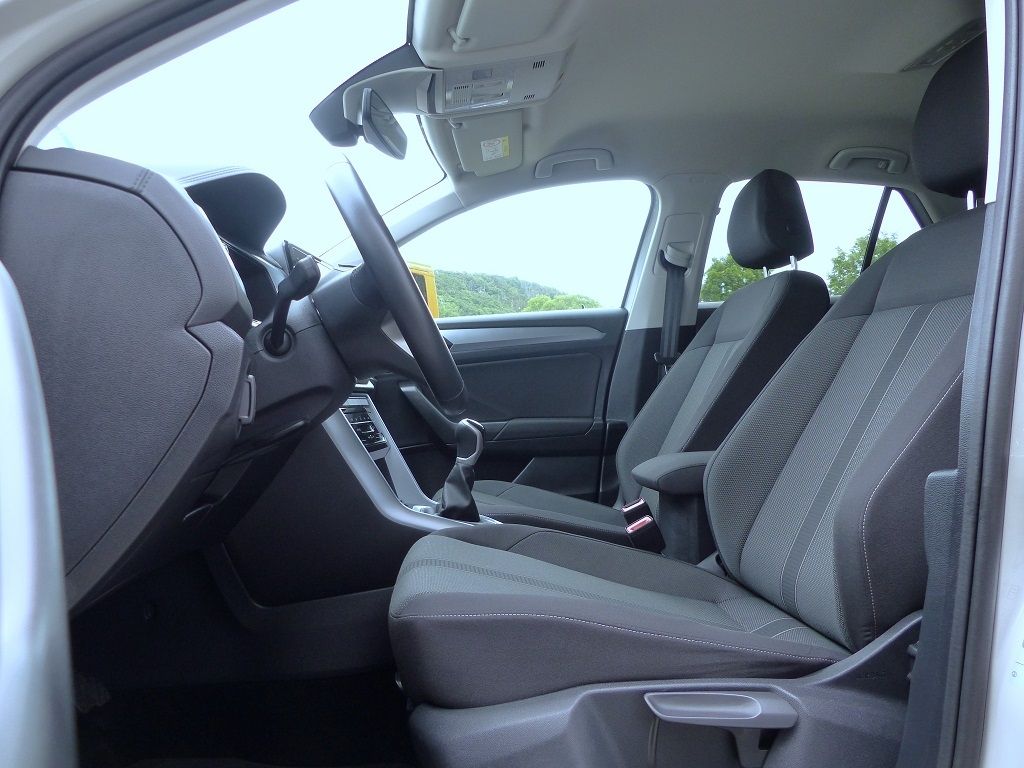Volkswagen T-Roc 1.0 TSI Life - Samsaru's Car Outlet