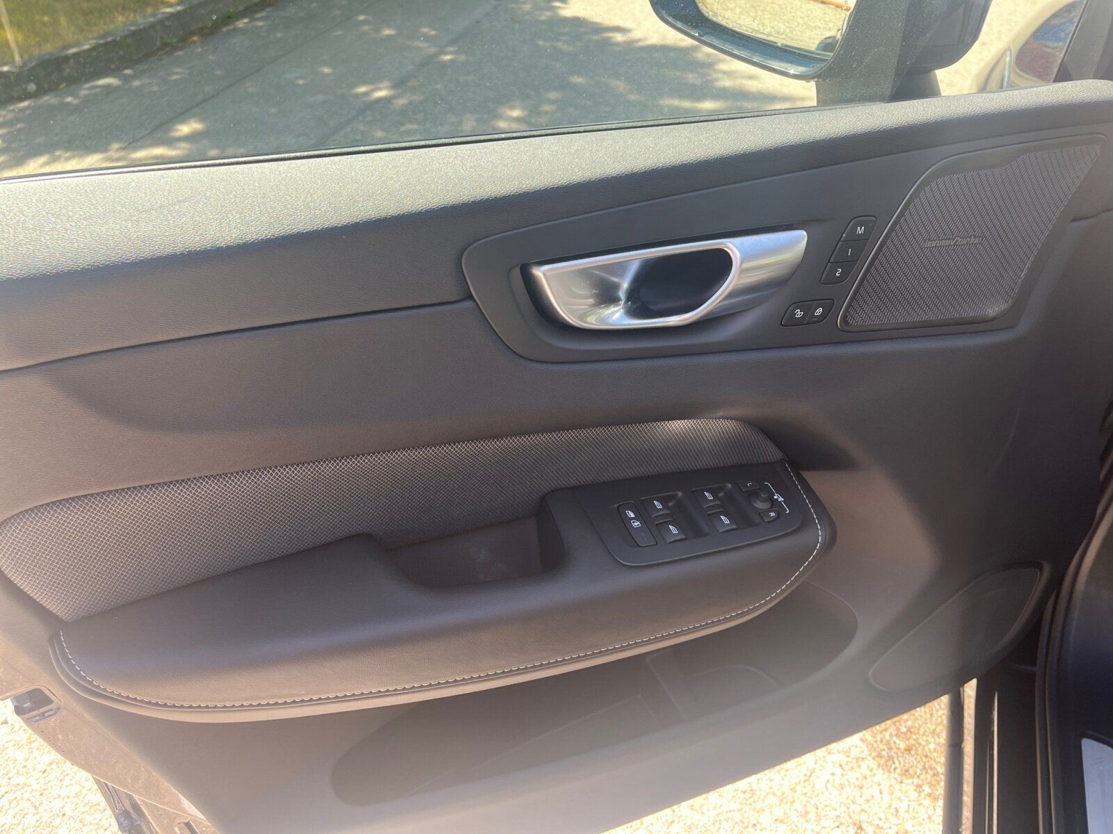 Volvo XC 60 T8 AWD Ultra Dark AHK+SITZH+KLIMA+360°RFK