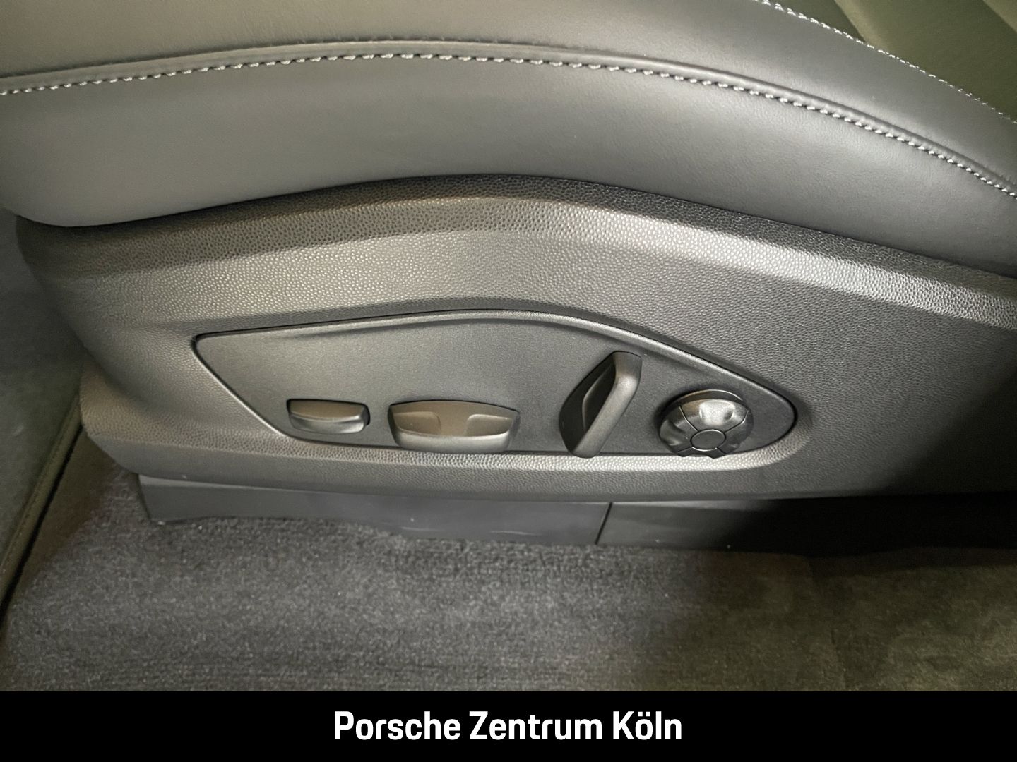 Porsche Macan 4S Electric - Samsaru's Car Outlet
