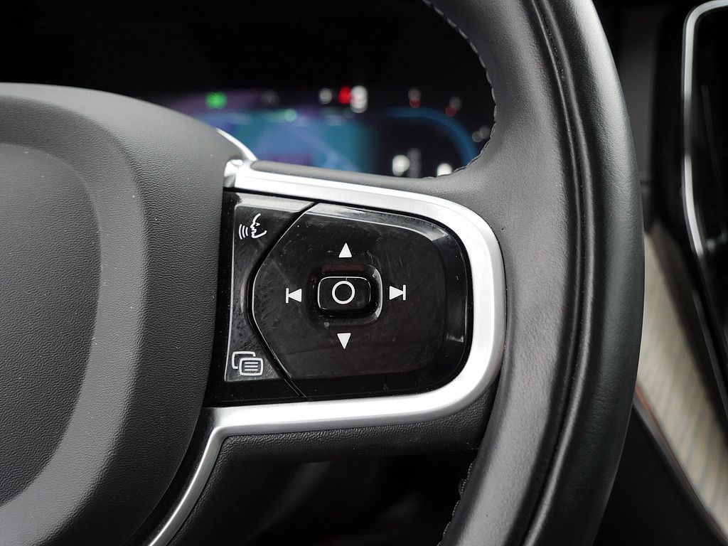 Volvo XC60 B4 Inscription AWD AHK FACEL. STANDHZ LED