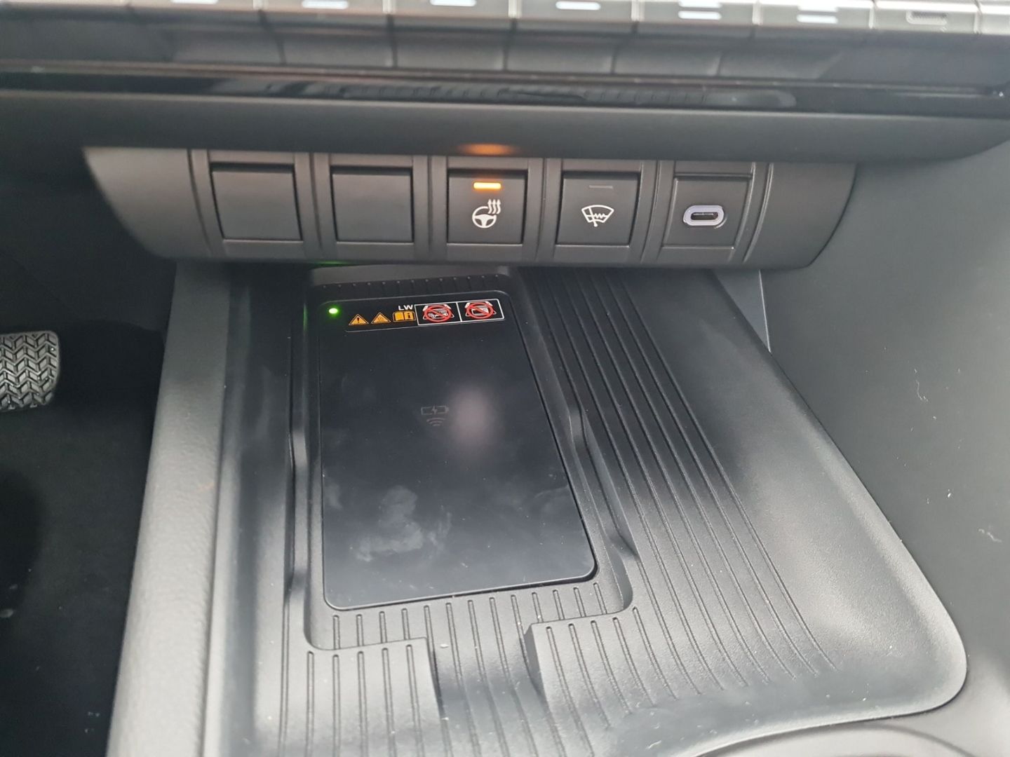 Toyota C-HR 4x2 Team Deutschland - Samsaru's Car Outlet