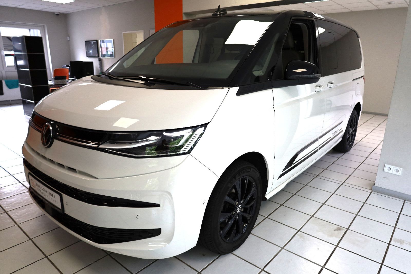 Volkswagen T7 2.0 TDI Multivan Edition - Samsaru's Car Outlet