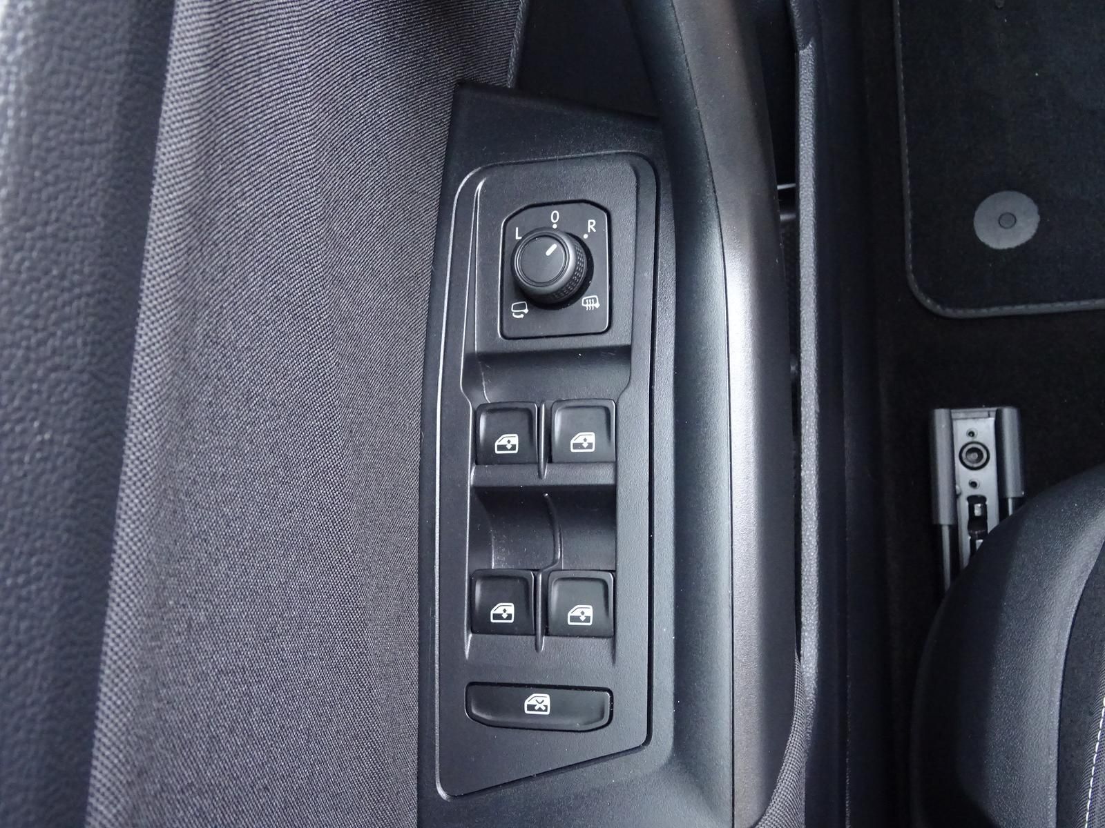 Volkswagen T-Roc 1.5 TSI ACT DSG Life - Samsaru's Car Outlet