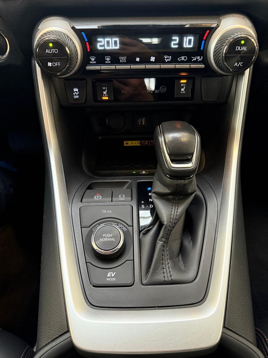 Toyota RAV 4 HYBRID-4x4-LED-LEDER-KAMERA-MOD. 2024