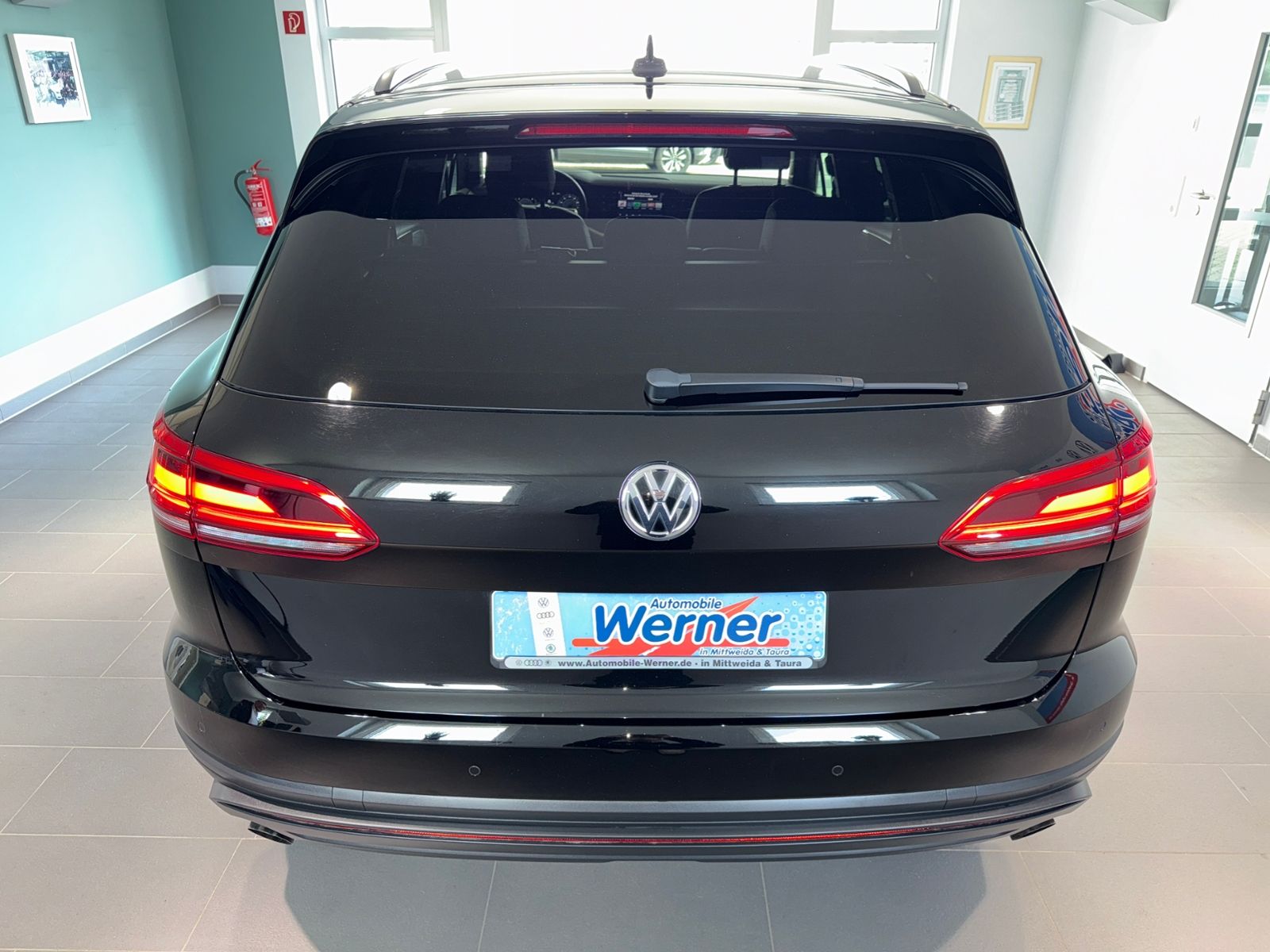 Volkswagen Touareg 3.0TDI V6 4MOTION - Samsaru's Car Outlet