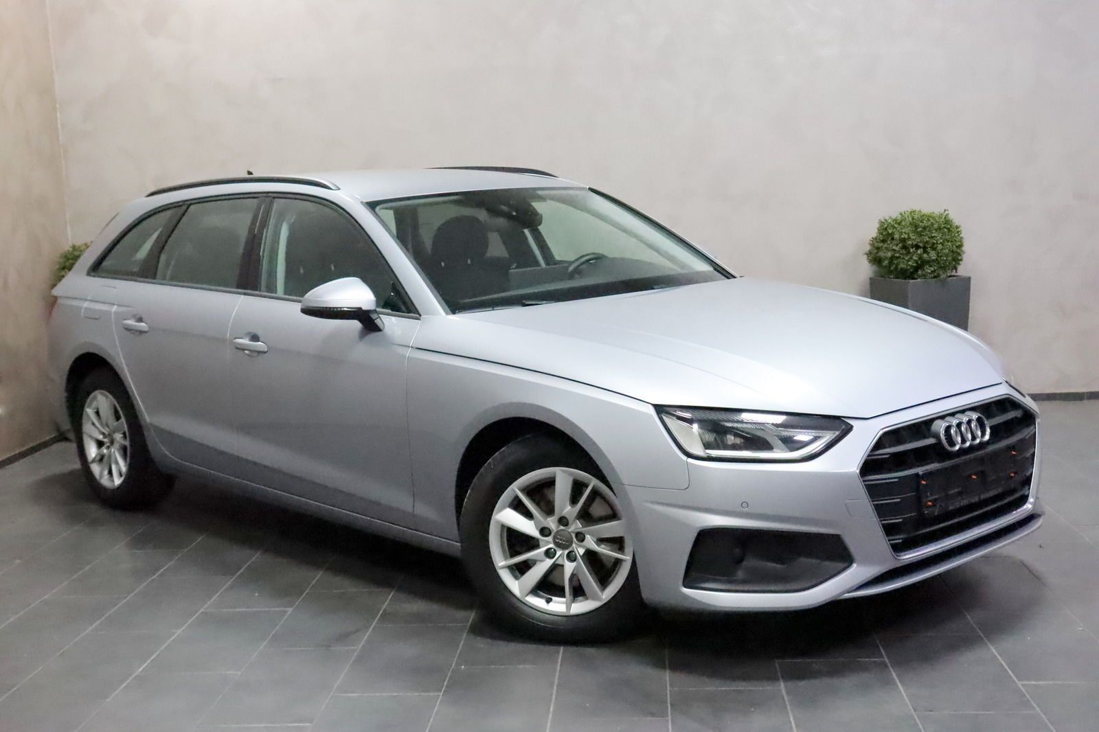 Audi A4 Avant 30 TDI Aut. - Samsaru's Car Outlet