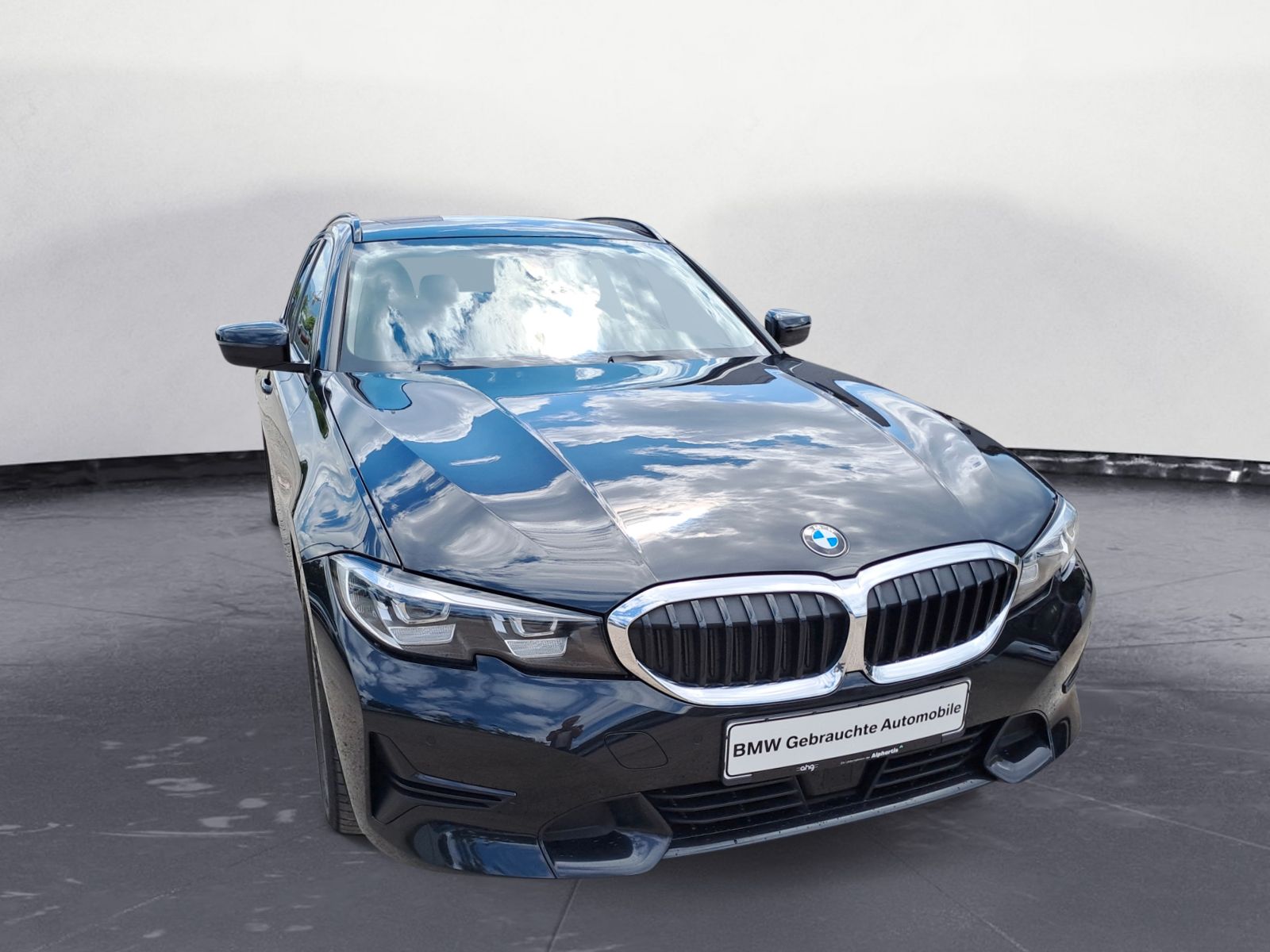 BMW 320d Touring Sport Line - Samsaru's Car Outlet