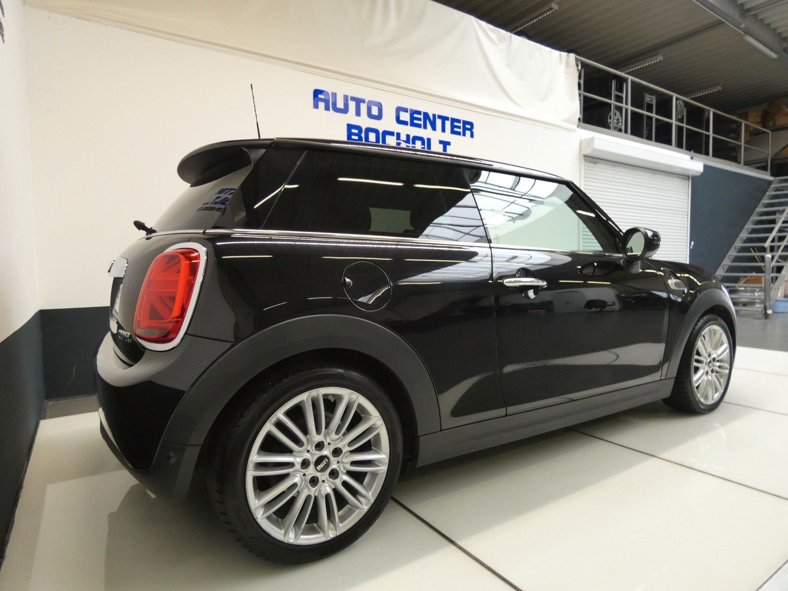 MINI Cooper Chili - Samsaru's Car Outlet