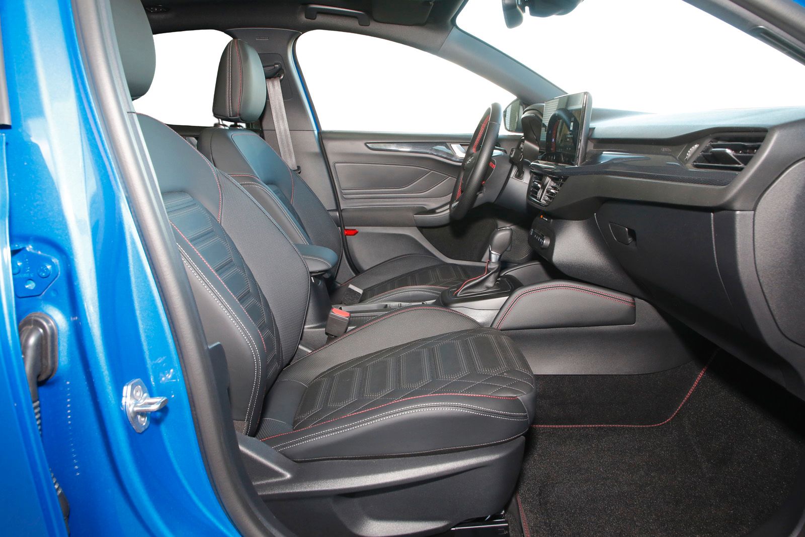 Ford Focus ST-Line X 1.0l EcoB.MHEV+Panorama SSD+Assi