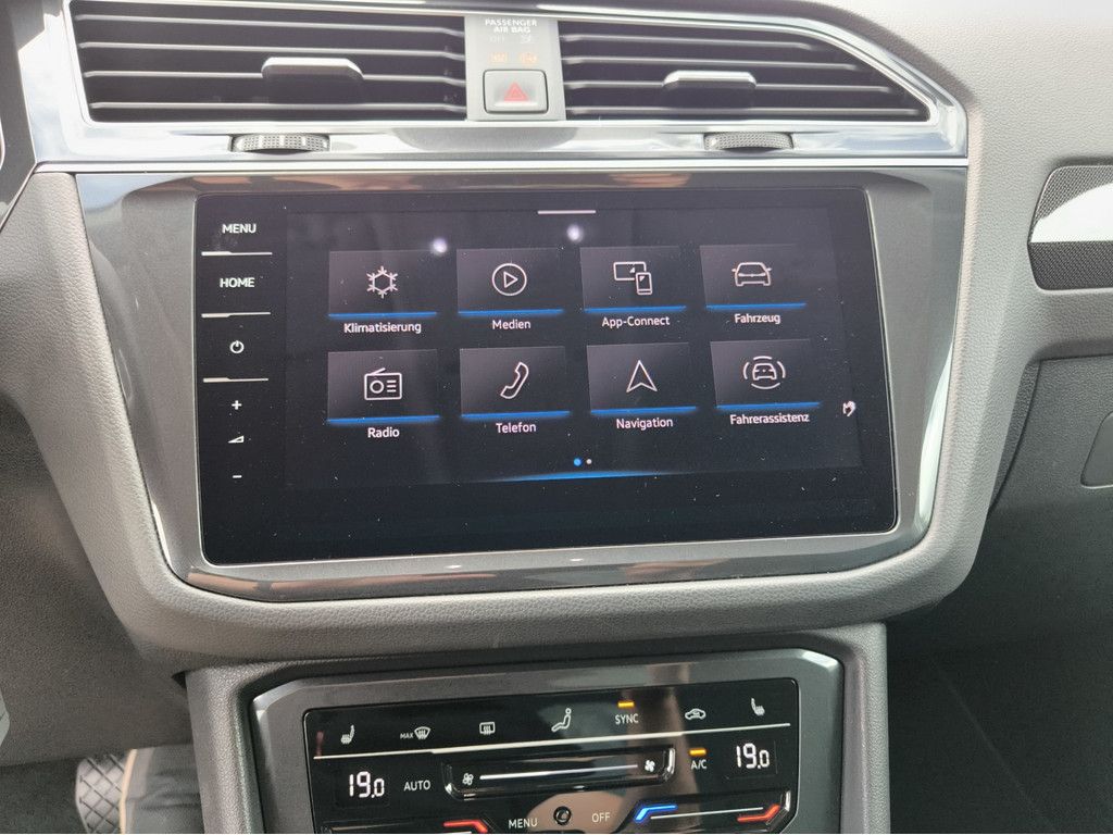 Volkswagen Tiguan Elegance 4Motion - Samsaru's Car Outlet