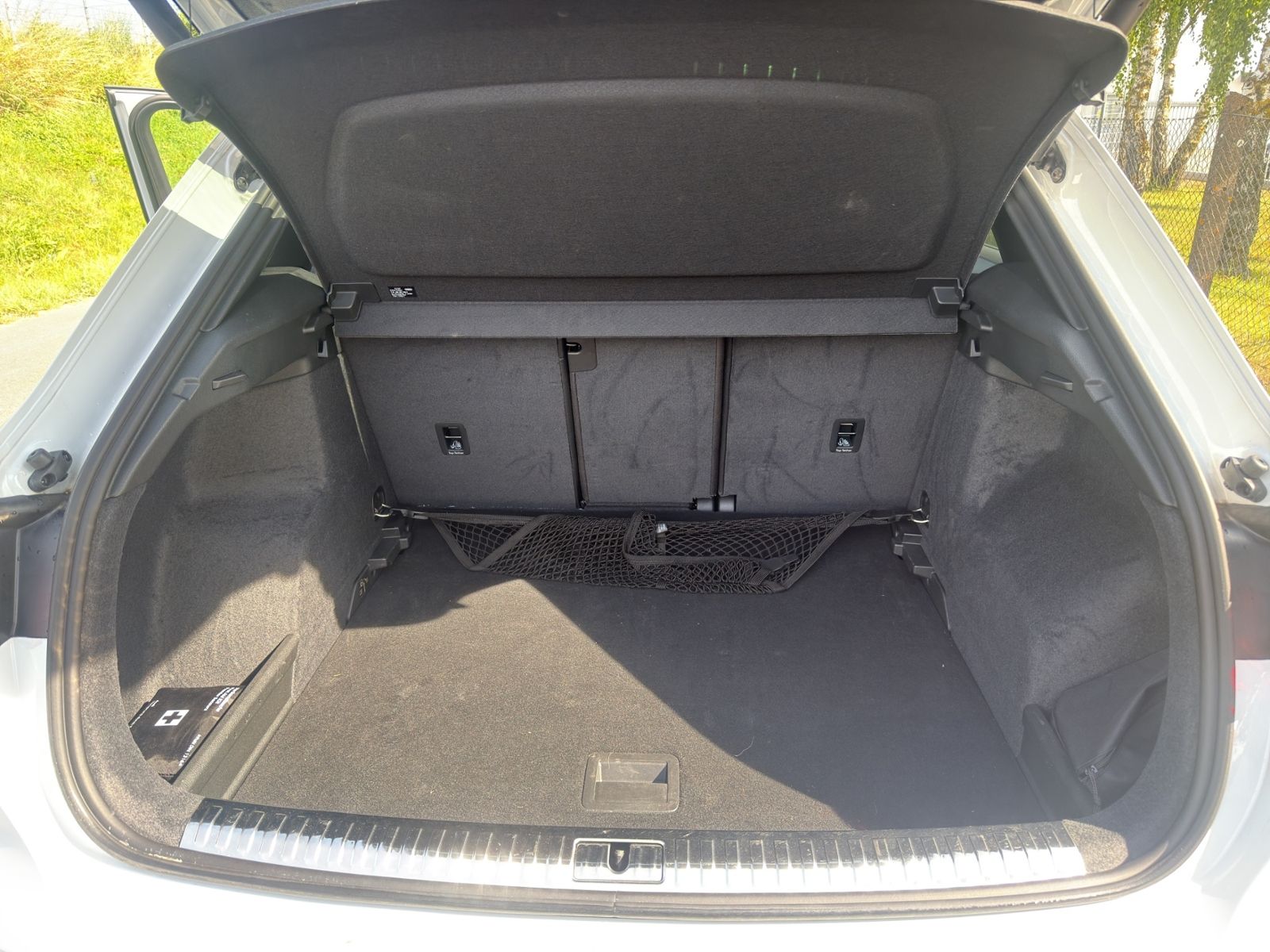 Audi Q3 40 TDI QUATTRO S-LINE+AHK+NAVI+MATRIX