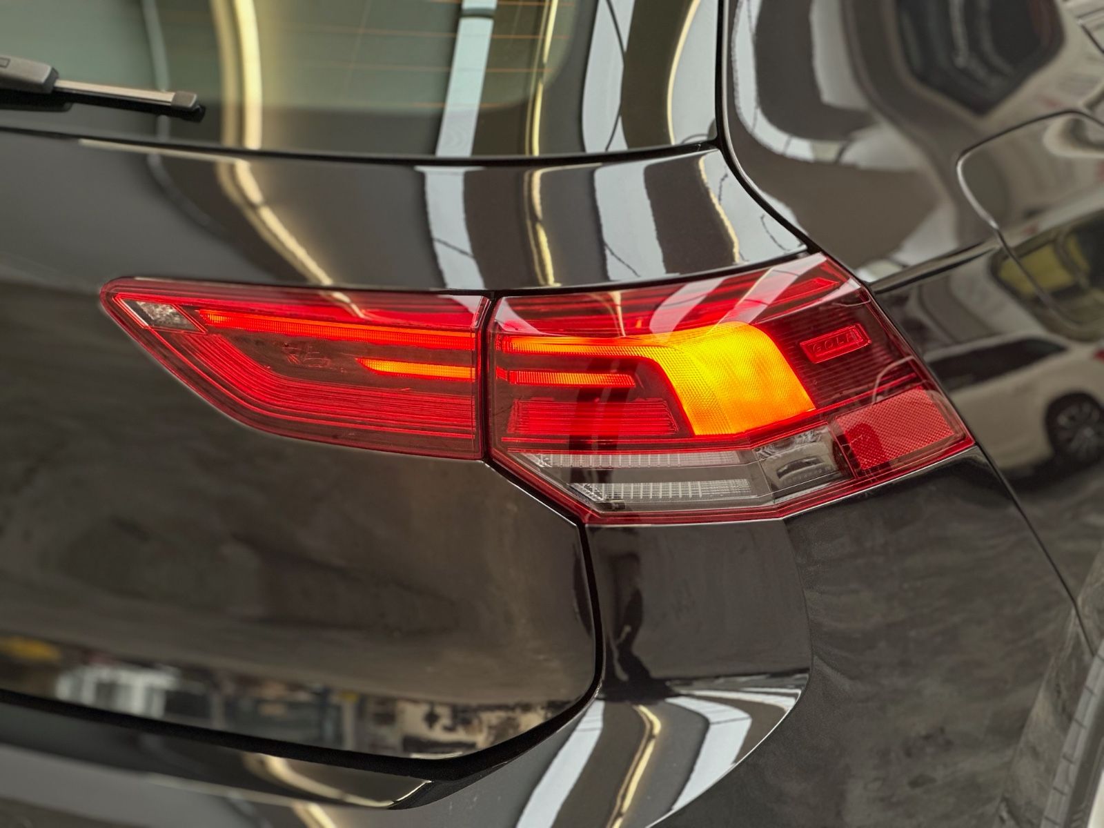 Volkswagen Golf 1.5 TSI Life - Samsaru's Car Outlet