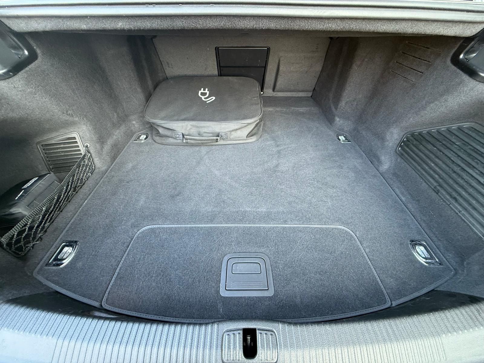 Audi A8 60 TFSIe QUATTRO - Samsaru's Car Outlet