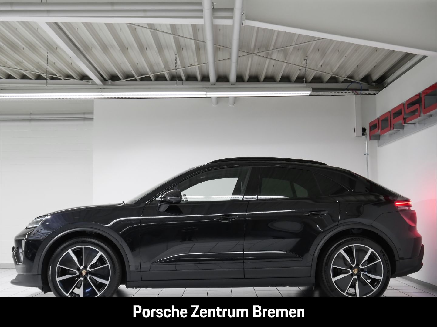 Porsche Macan 4 Sportpaket - Samsaru's Car Outlet