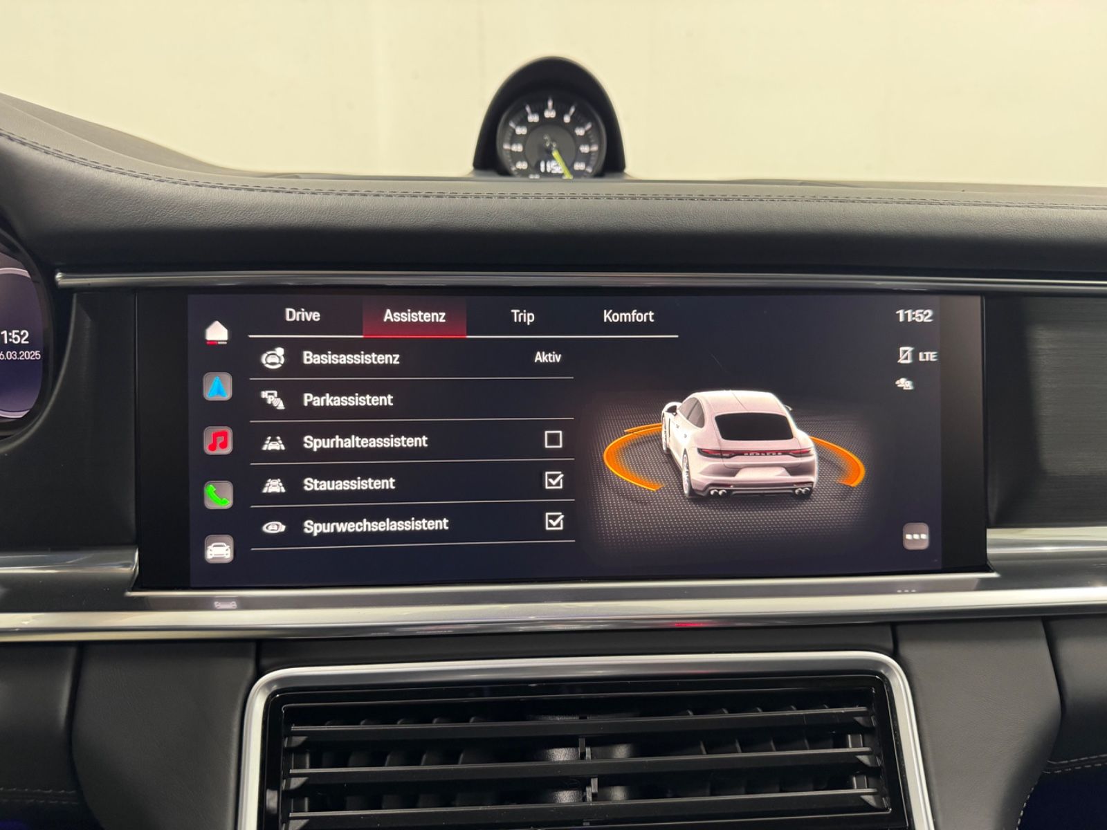 Porsche Panamera 4 E-Hybrid Platinum Edition