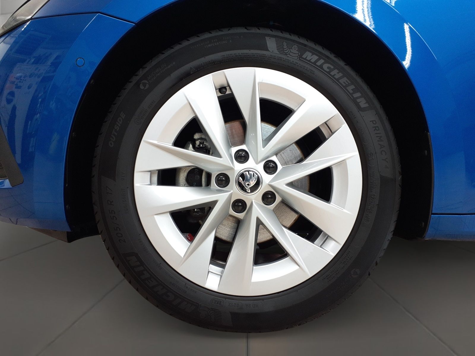 Skoda Octavia Combi 2.0TDI Style - Samsaru's Car Outlet