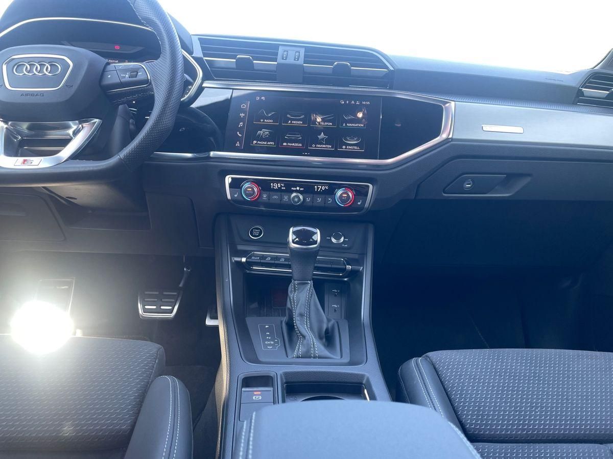 Audi Q3 40 TFSI quattro S-LINE - Samsaru's Car Outlet