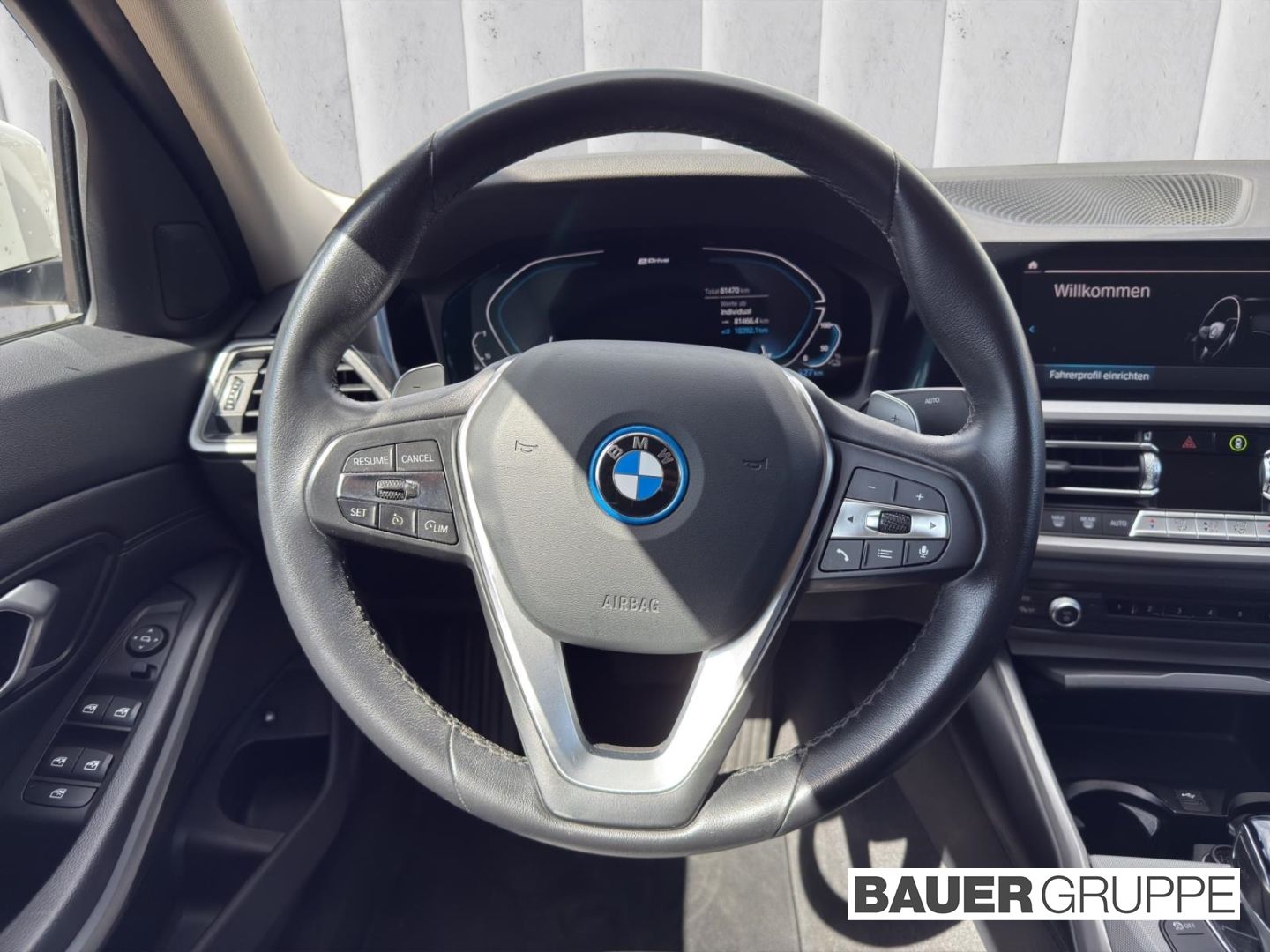 BMW 330 e xDrive Advantage - Samsaru's Car Outlet