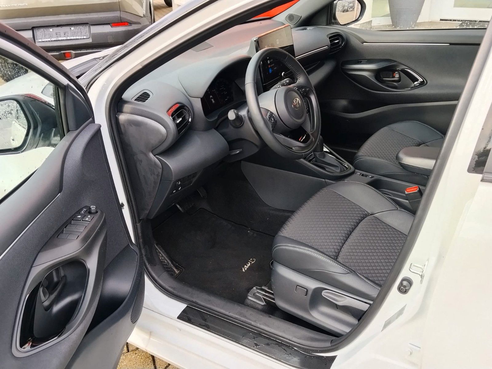 Toyota Yaris Hybrid Style Plus