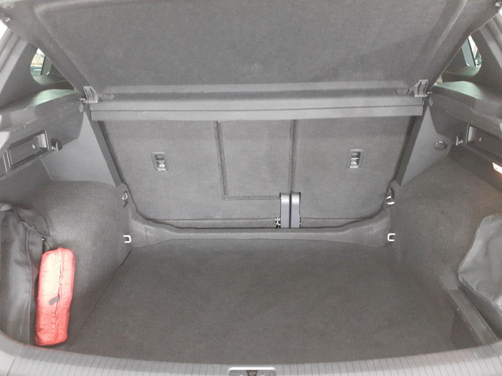 Volkswagen Tiguan R-Line 2.0 l TDI 4MOTION - Samsaru's Car Outlet