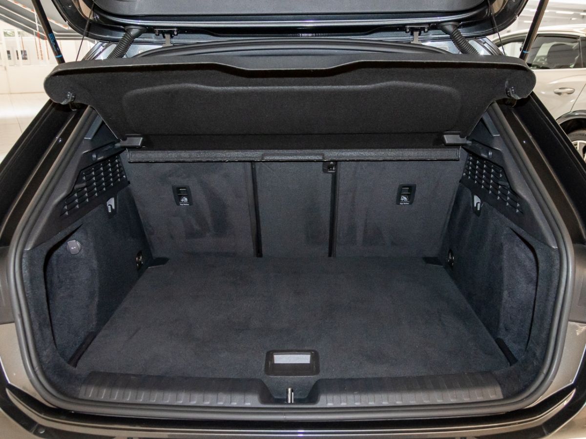 Audi A3 Sportback 35 TFSI S line - Samsaru's Car Outlet