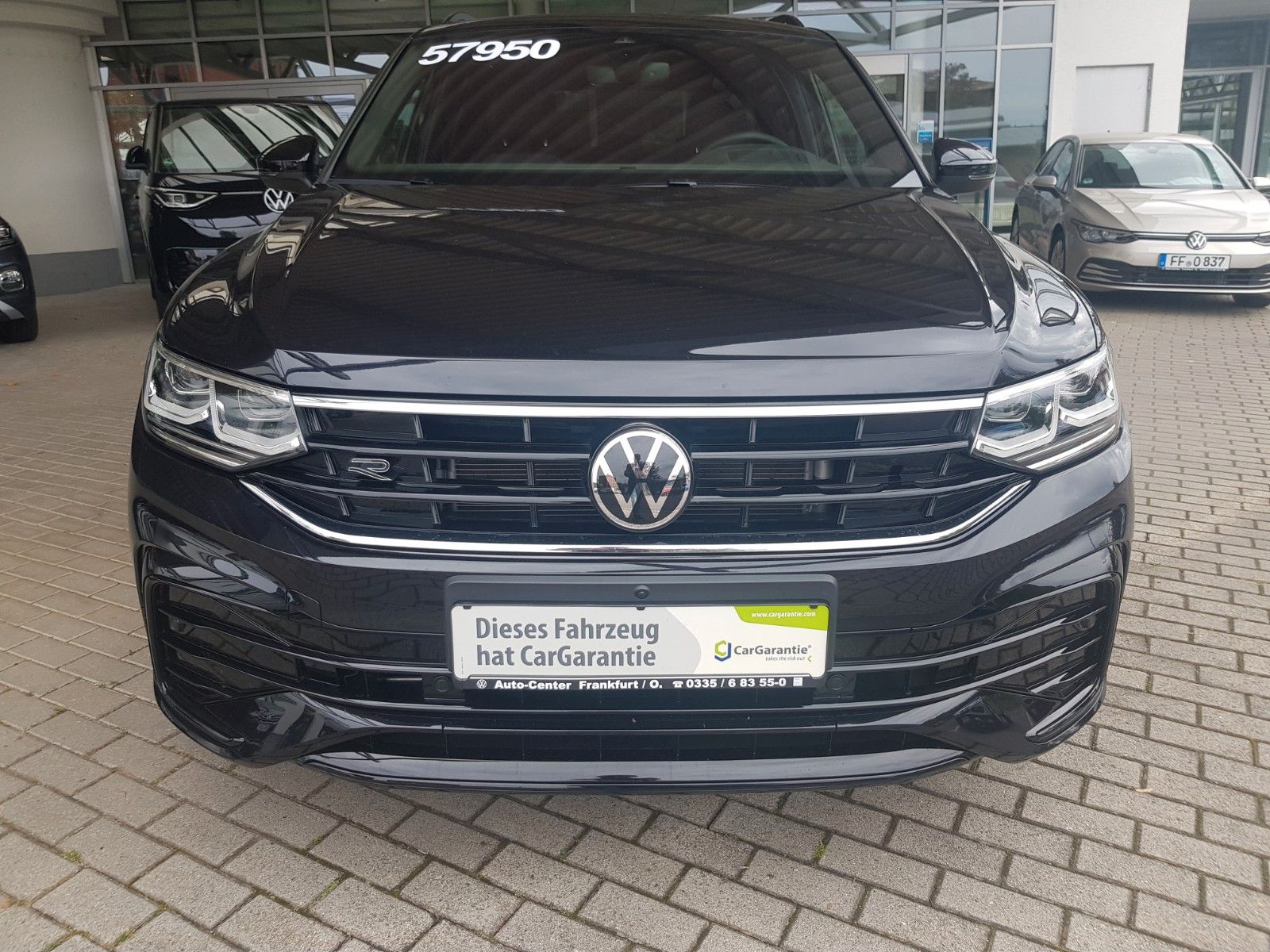 Volkswagen Tiguan 2.0 TDI SCR 4MOTION R-Line - Samsaru's Car Outlet
