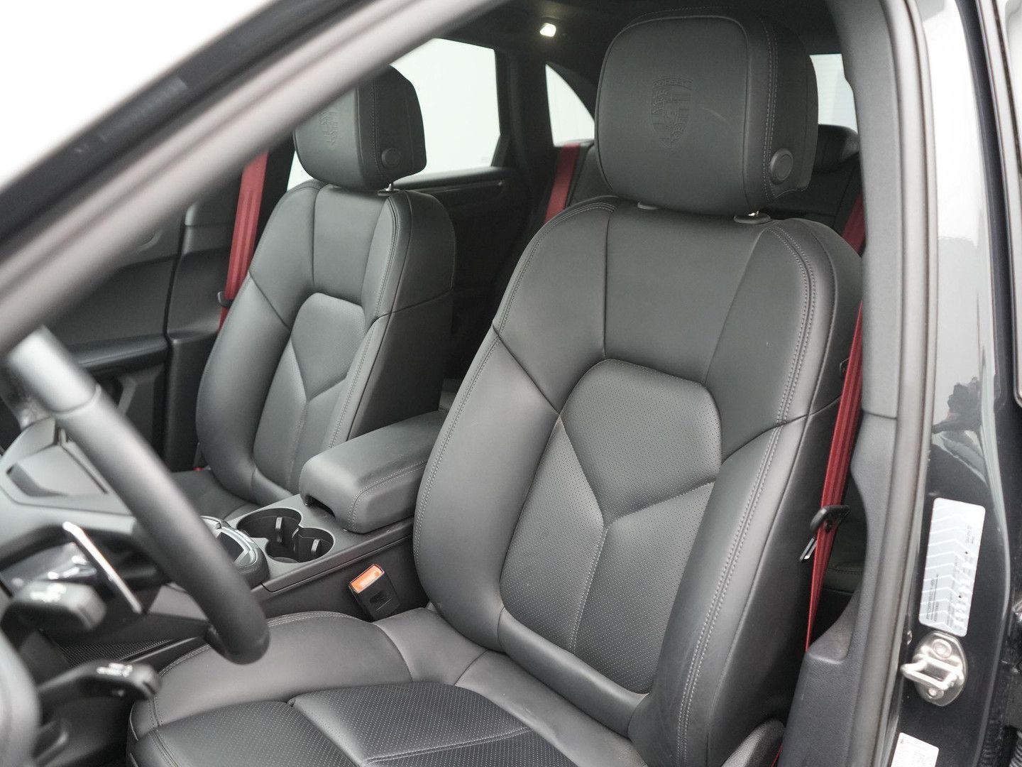 Porsche Macan T - Samsaru's Car Outlet