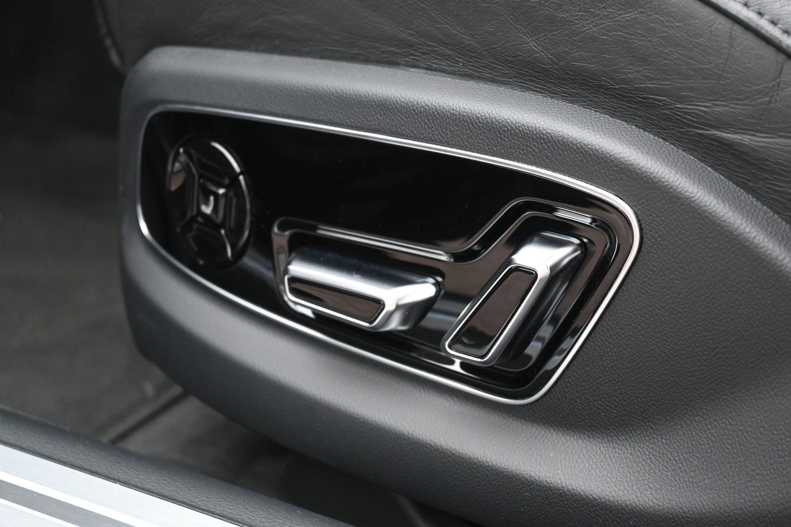 Audi A8 50 TDI Quattro - Samsaru's Car Outlet