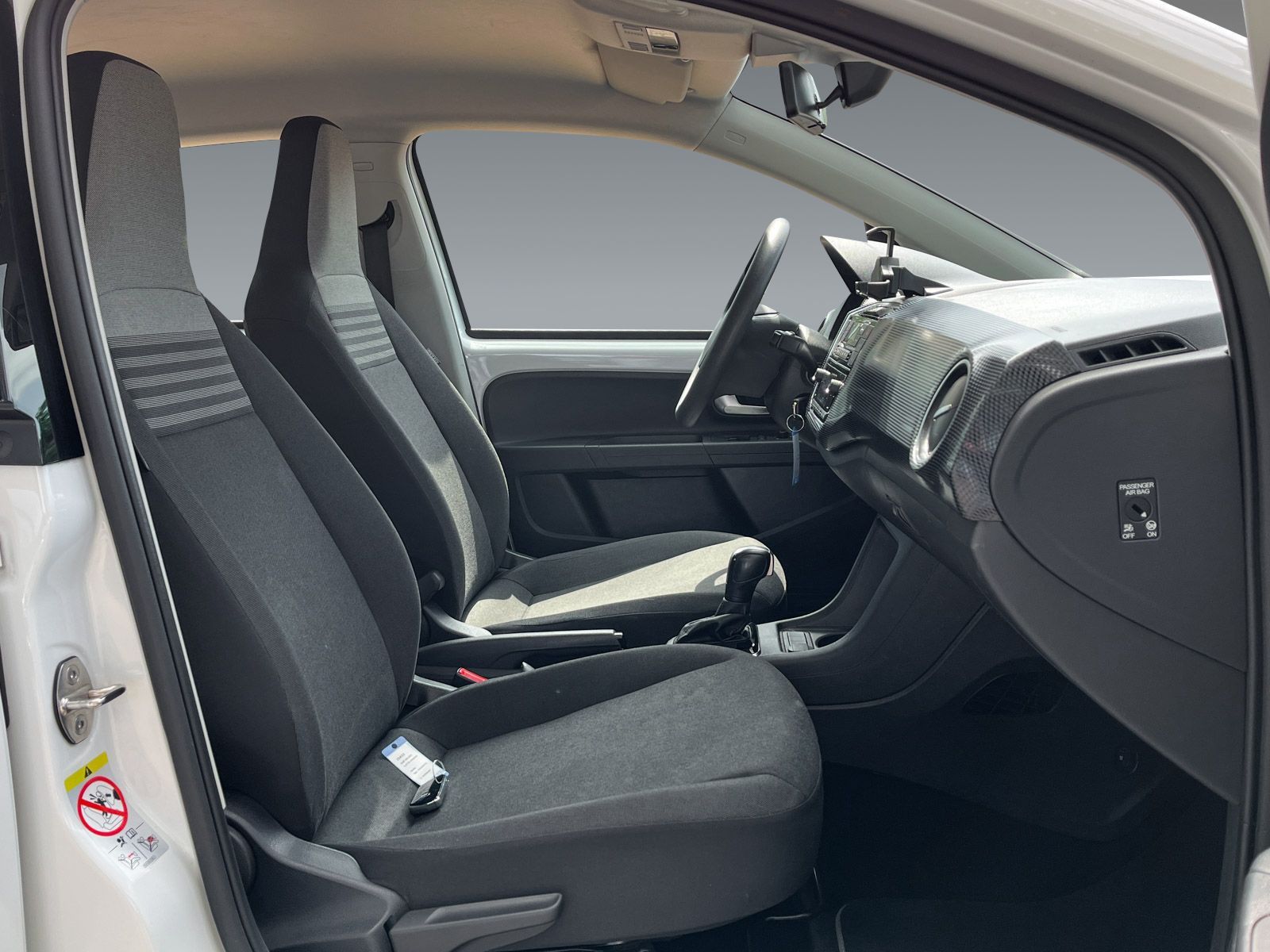 Volkswagen e-up! move up! - Samsaru's Car Outlet