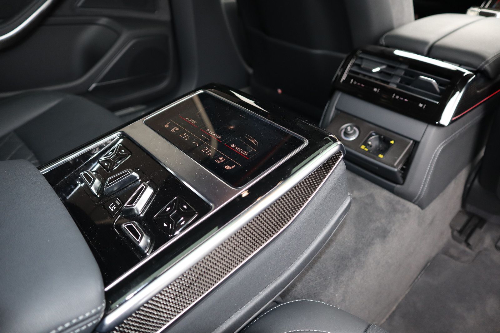 Audi A8L 60 TFSIe lang S-Line - Samsaru's Car Outlet
