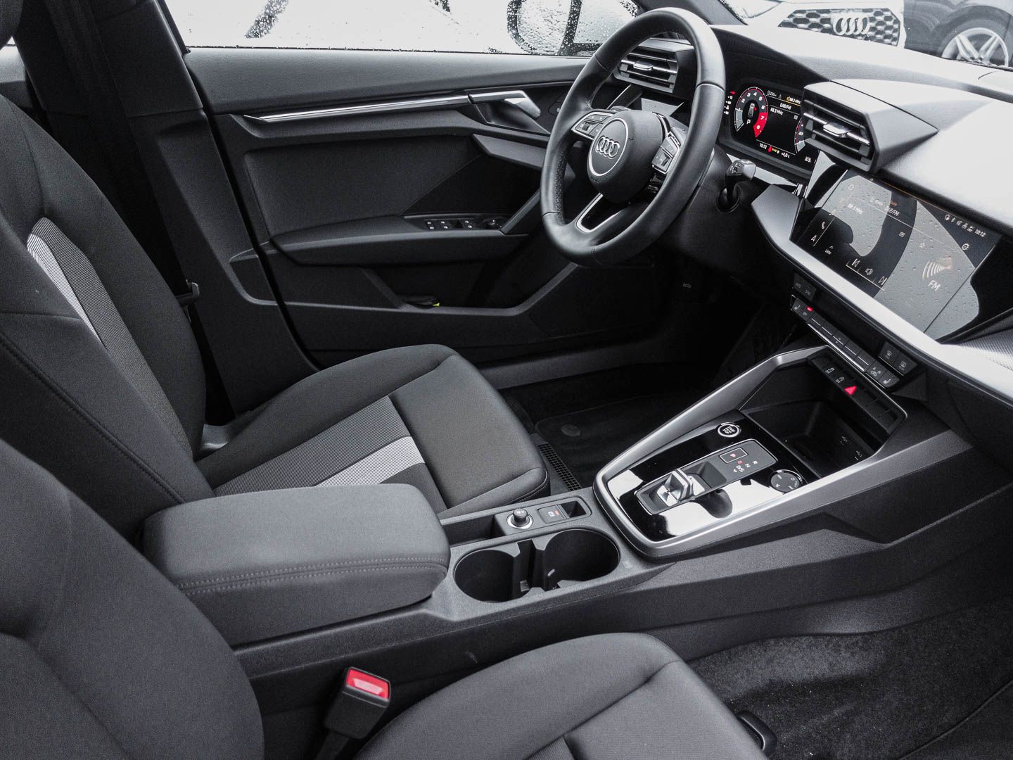 Audi A3 Sportback 30 TFSI S tronic Advanced (AHK)