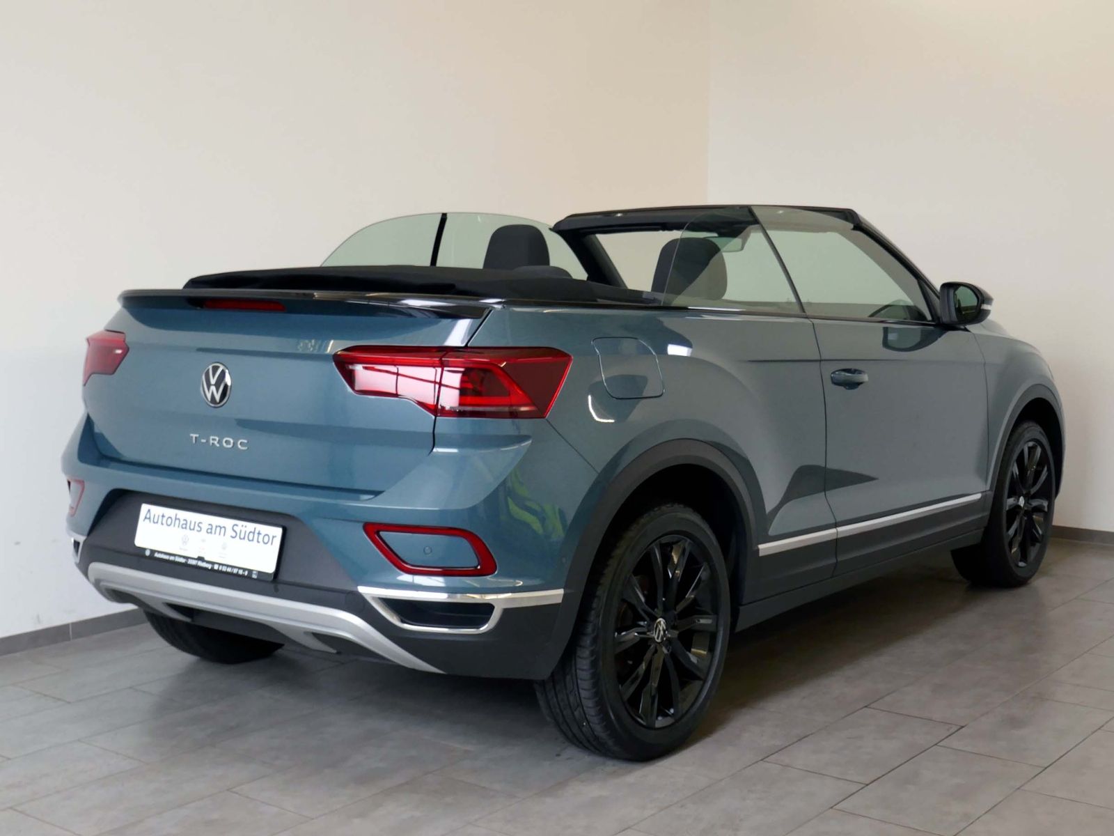 Volkswagen T-Roc Cabriolet Style 1.5 TSI - Samsaru's Car Outlet