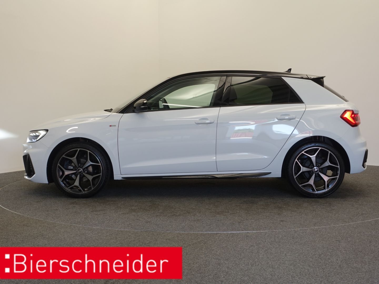 Audi A1 Sportback 25 TFSI S tronic line - Samsaru's Car Outlet