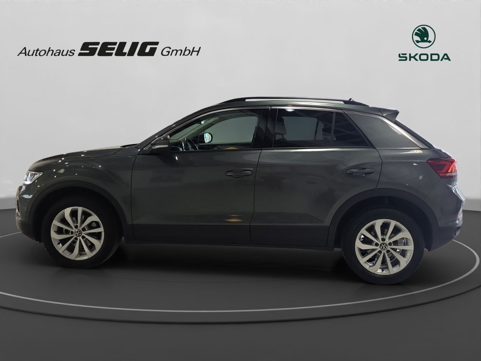 Volkswagen T-Roc Life 1.0 TSI - Samsaru's Car Outlet