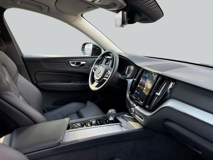 Volvo XC60 B5 B AWD Plus Dark