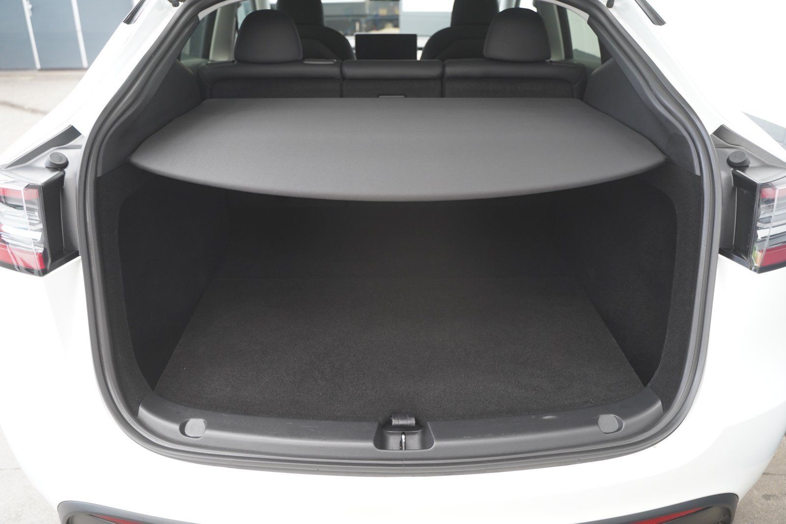 Tesla Model Y Standard Range RWD *1. Hand*unfallfrei*