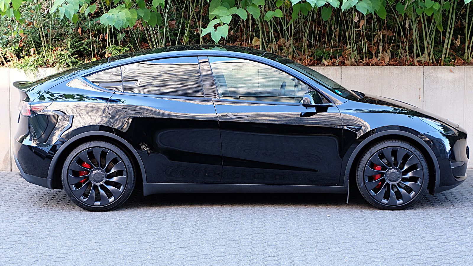 Tesla Model Y Performance Dual Motor AWD, HW4, LM 21"