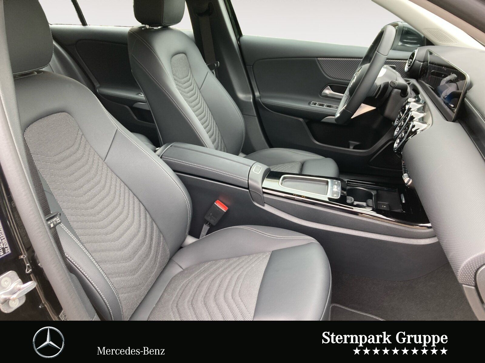 Mercedes-Benz A 200 Progressive Advanced - Samsaru's Car Outlet