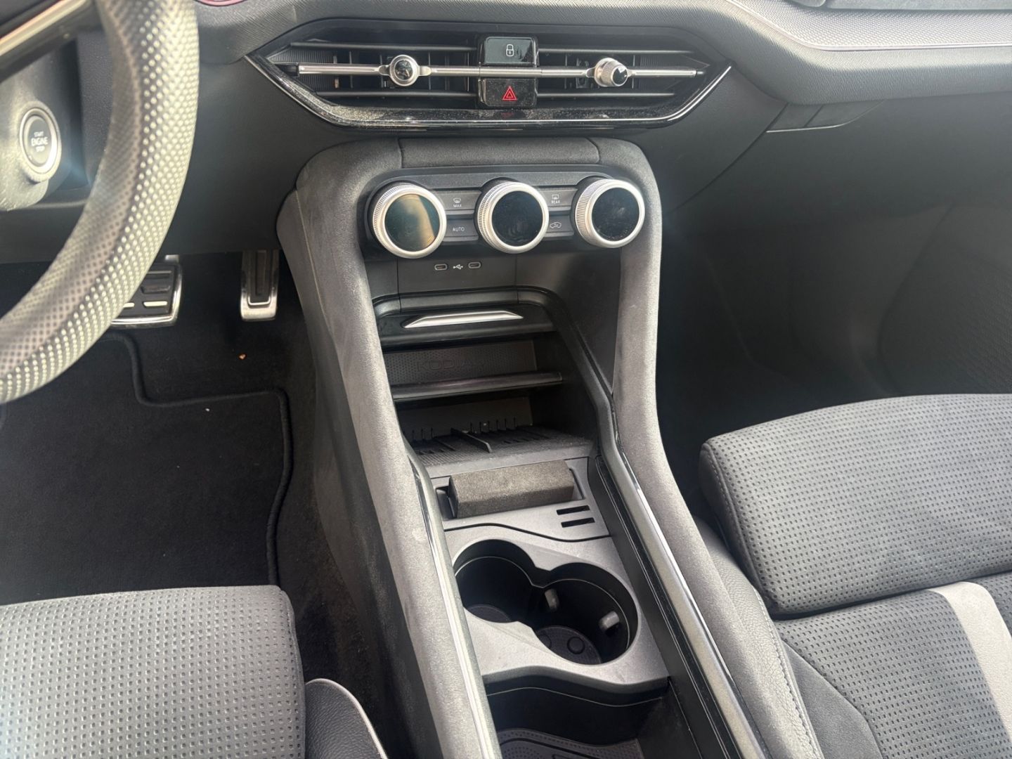 Skoda Kodiaq Sportline 2.0 TDI 142kW 4x4 ''AHK''Pano-S