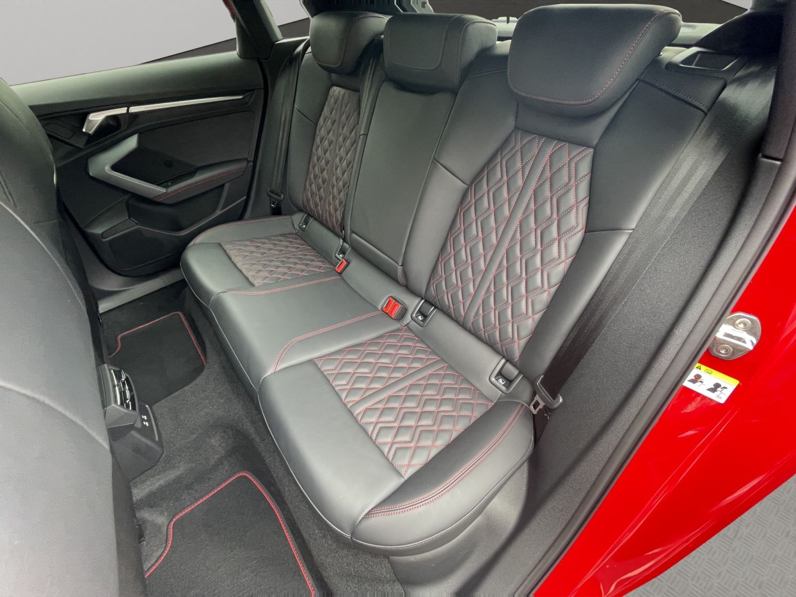 Audi A3 SB 45 TFSI e S line LED AHK Kamera Carplay